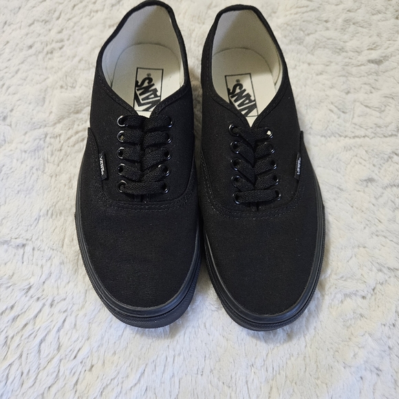 🌟SOLD🌟Vans Low Top Sneakers - Picture 5 of 5